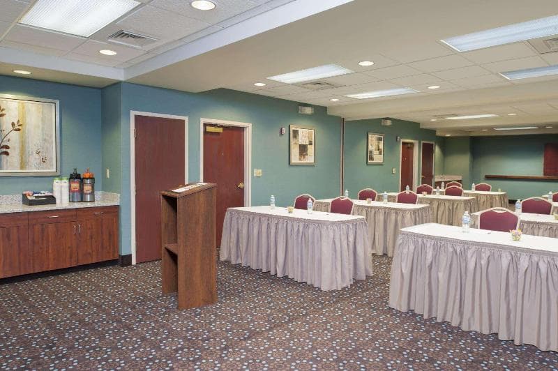 Hampton Inn & Suites Kokomo 5