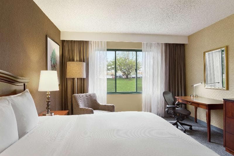 DoubleTree by Hilton Detroit Novi 4