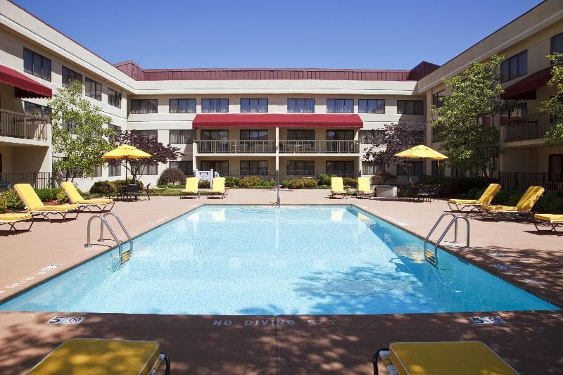 DoubleTree Suites by Hilton Hotel Cincinnati - Blue Ash 4