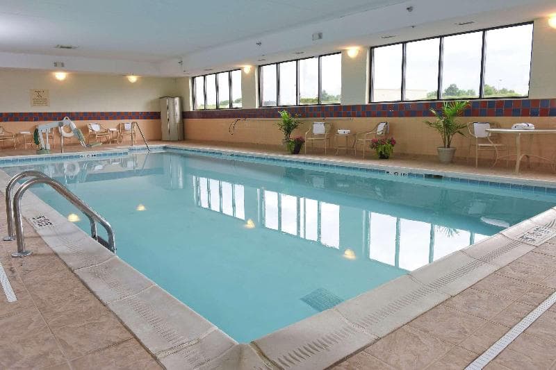 Hampton Inn & Suites Madisonville 3