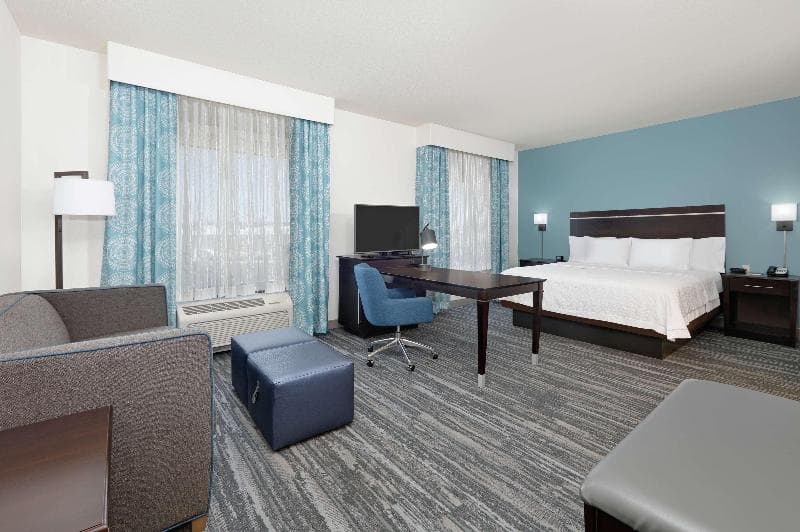 Hampton Inn & Suites Childress 2