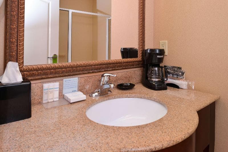 Hampton Inn by Hilton Litchfield 5