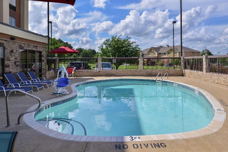 Hampton Inn South Hill 5