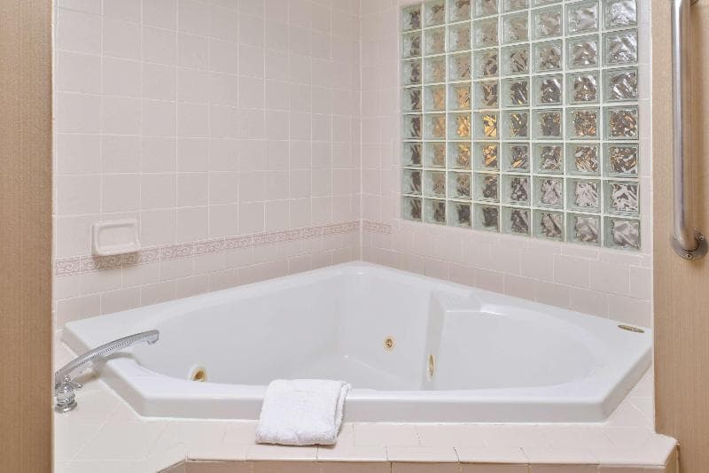 Hampton Inn South Hill 1