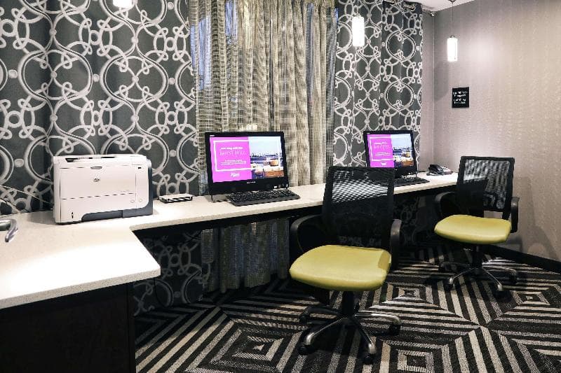 Hampton Inn Paris 4