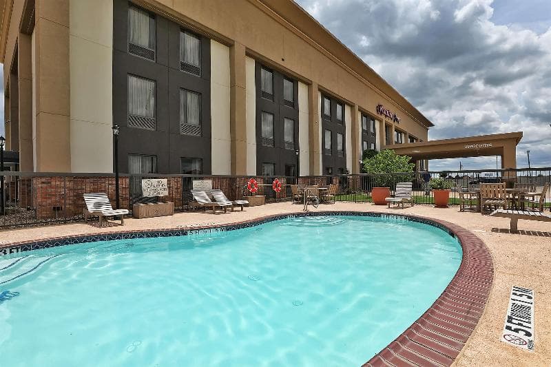 Hampton Inn Paris 3