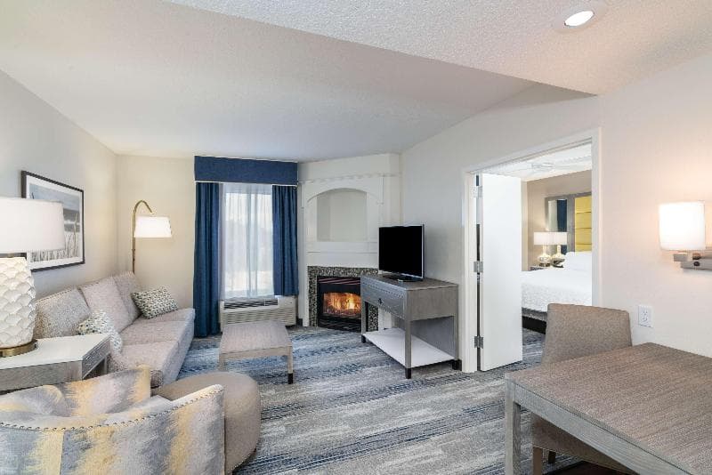 Hampton Inn & Suites Amelia Island-Historic Harbor Front 3