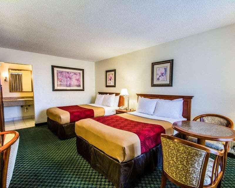 Econo Lodge Port Canaveral Area 4