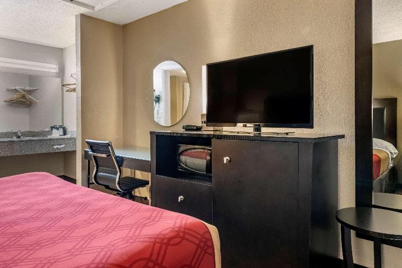Econo Lodge Sebring 2