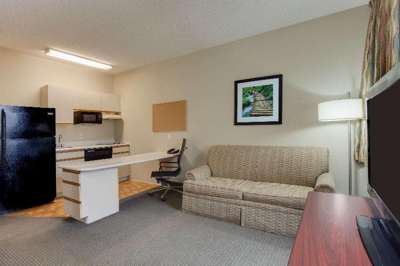 Mainstay Suites At Pga Village 3