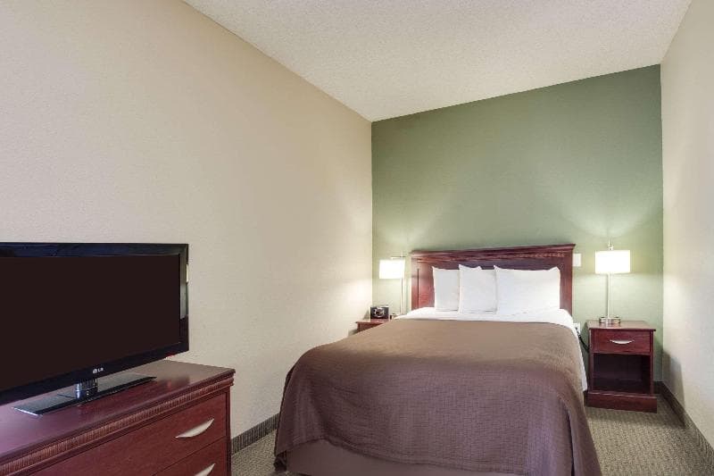 Mainstay Suites At Pga Village 5