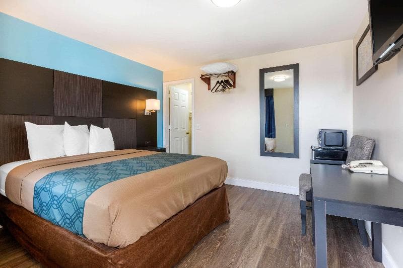 Econo Lodge 1