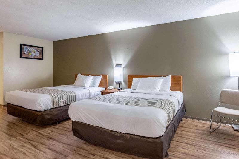 Econo Lodge Ithaca 4
