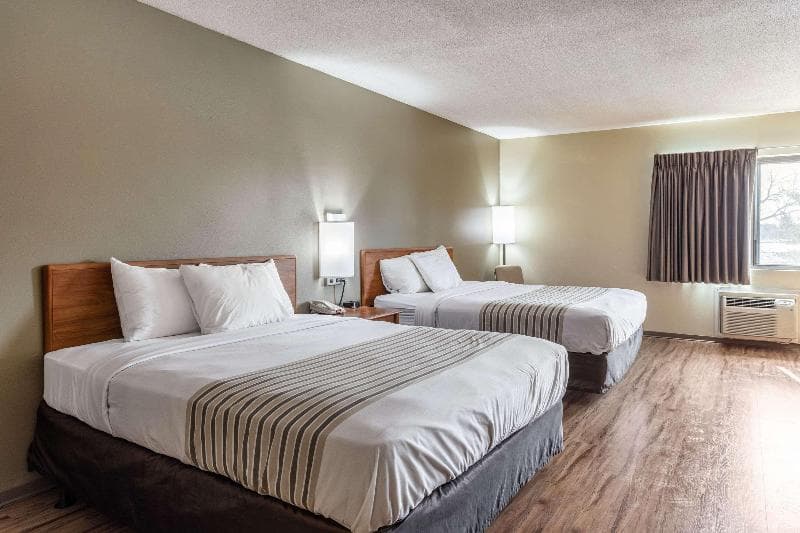 Econo Lodge Ithaca 5