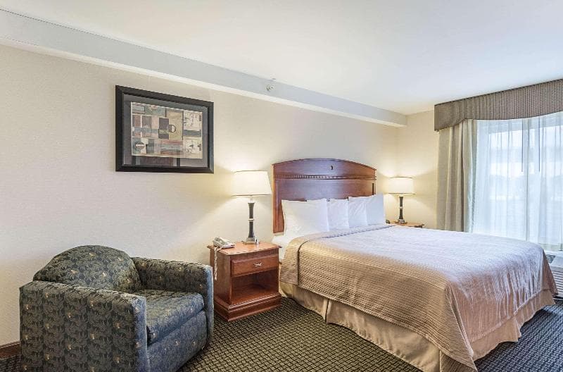 Quality Inn & Suites 4