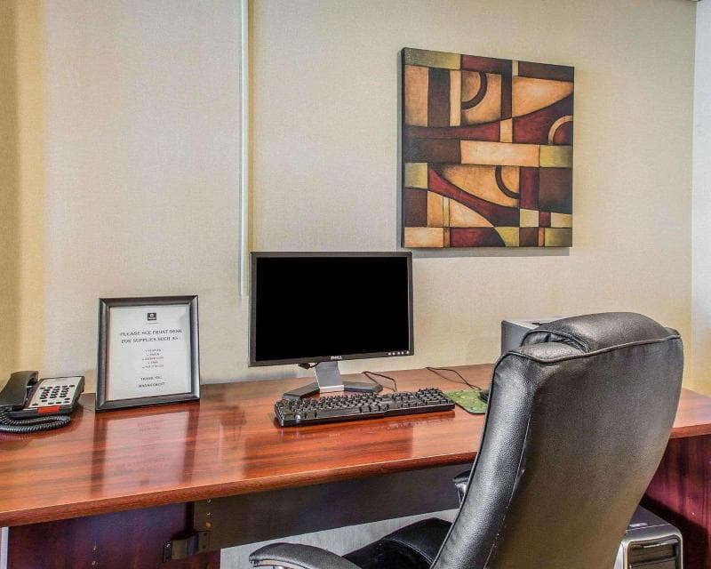 Rodeway Inn & Suites East Windsor 2