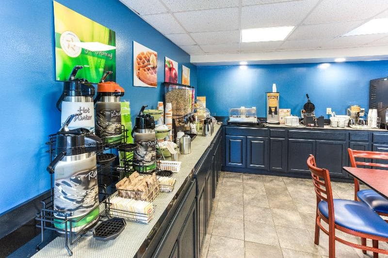 Quality Inn & Suites 4