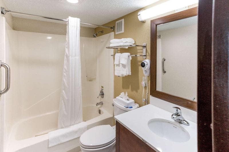 Quality Inn & Suites 2