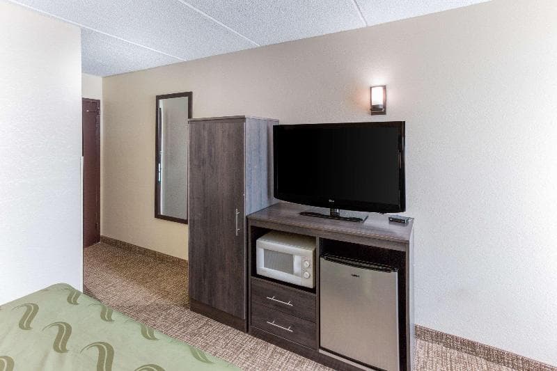 Quality Inn & Suites 5