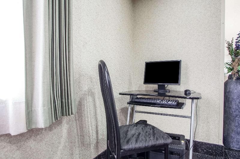 Quality Inn East Windsor Area photo 1