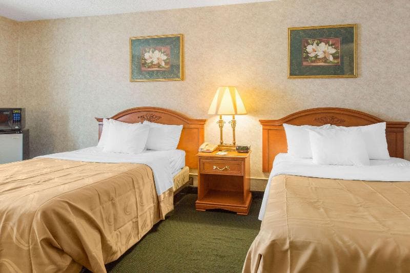 Quality Inn 4