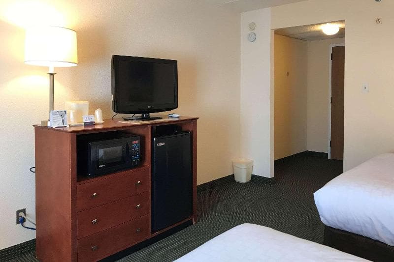 Clarion Hotel & Conference Center 3