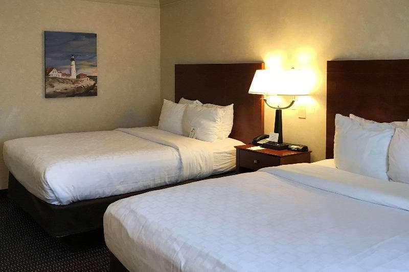 Clarion Hotel & Conference Center 5