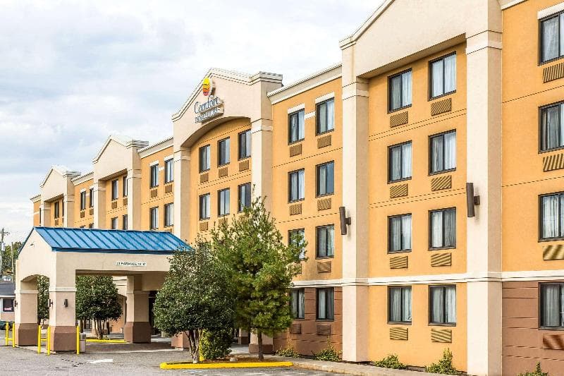 Comfort Inn & Suites 2