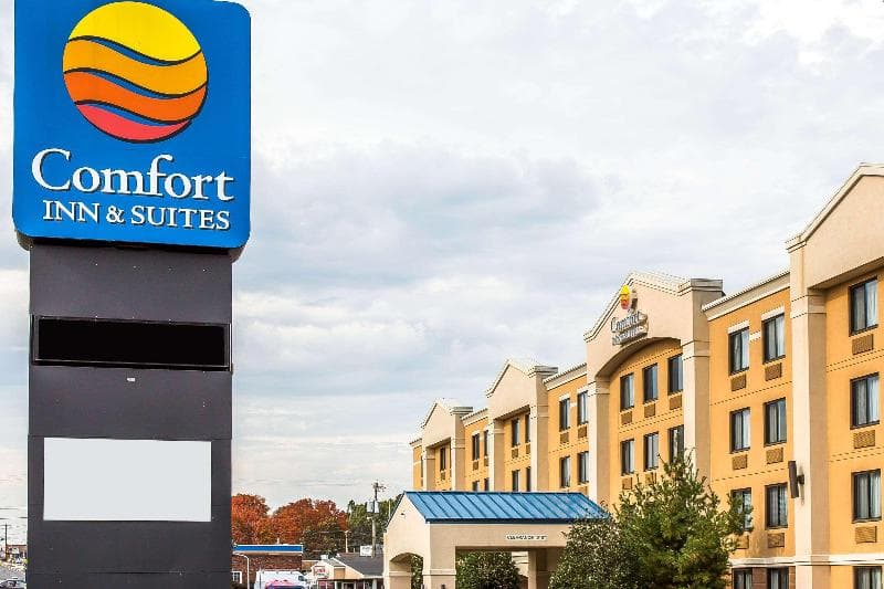 Comfort Inn & Suites 3