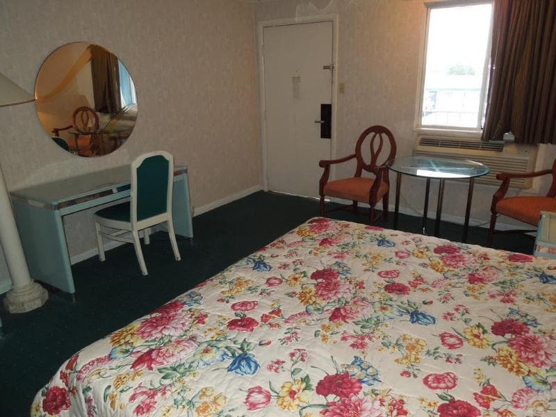 Tourist Inn 3