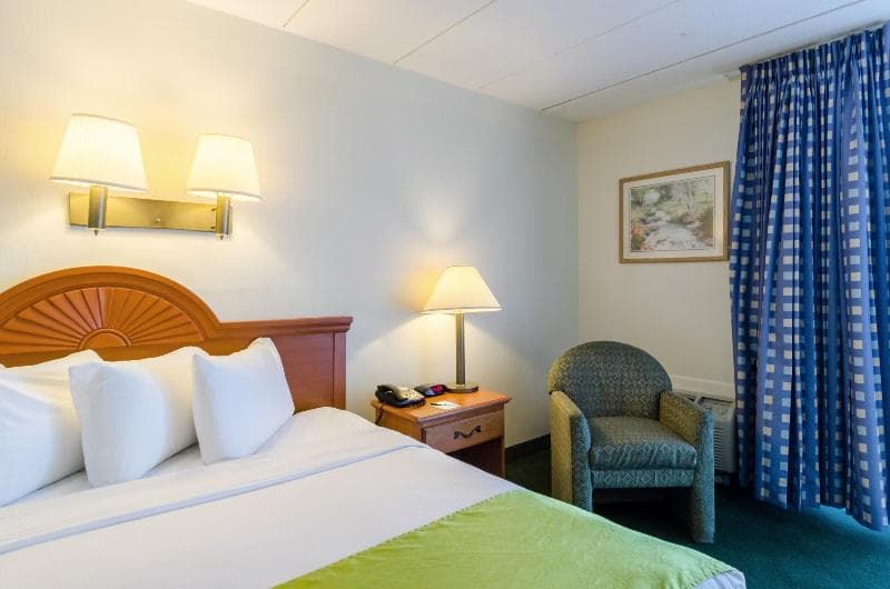 Quality Inn 4