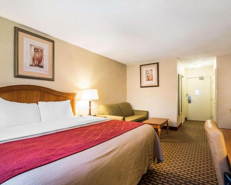 Quality Inn 4