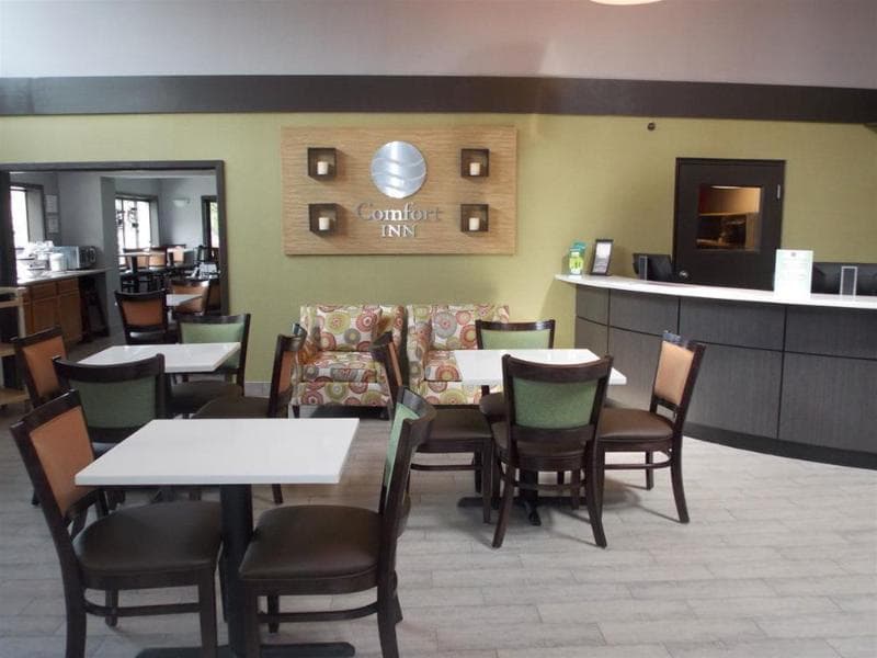 Clarion Pointe Jamestown - Falconer 5