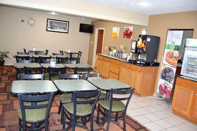 Quality Inn 4