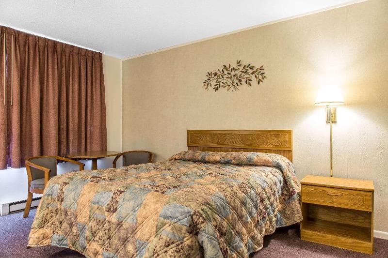 Rodeway Inn 3