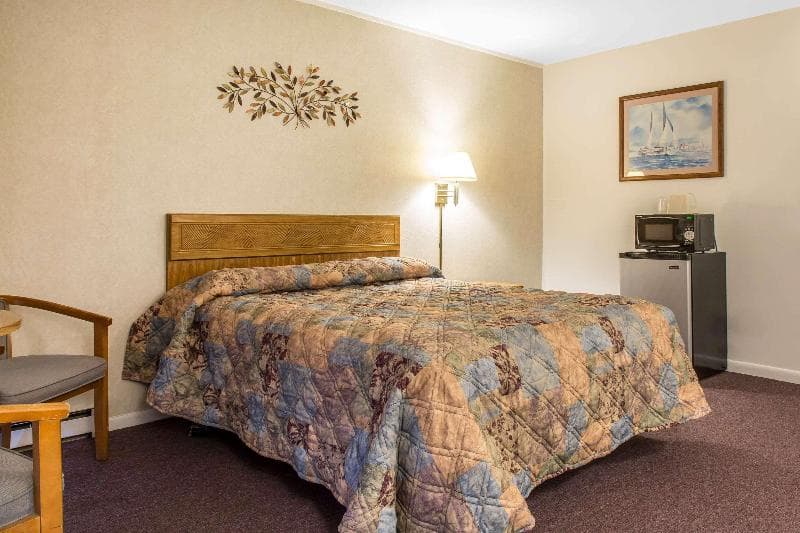 Rodeway Inn 5