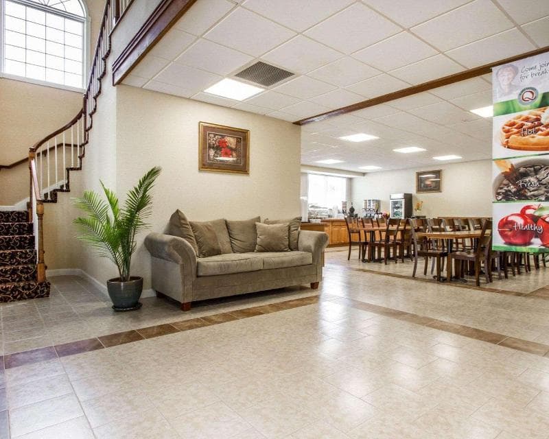 Quality Inn & Suites 4