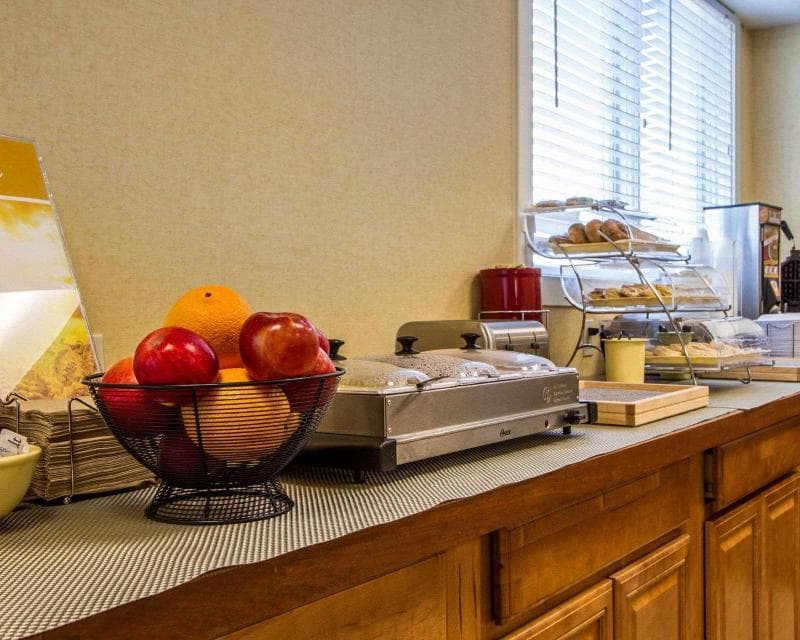 Quality Inn & Suites 5
