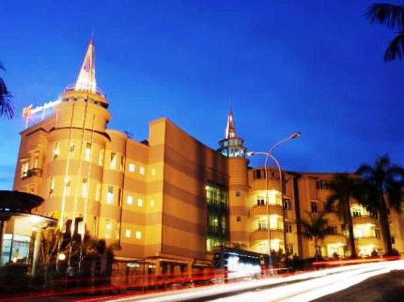 Grand Eska Hotel & Suites photo 1