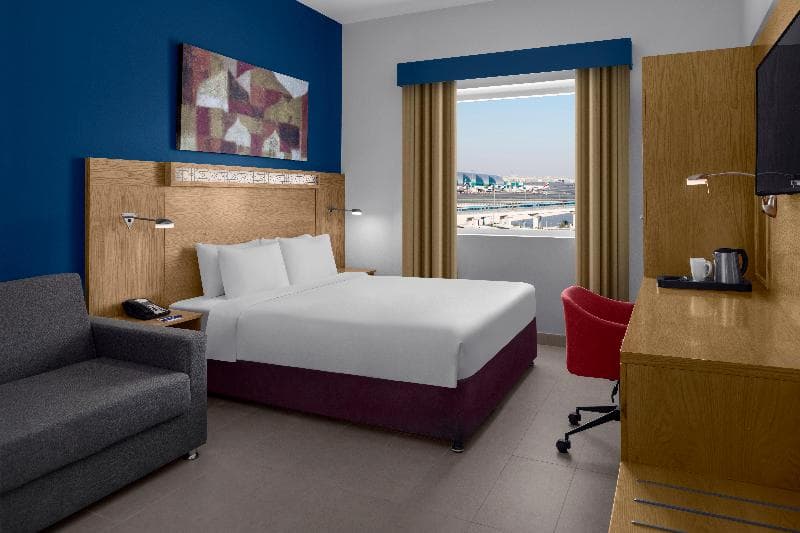 Holiday Inn Express Dubai Airport 4