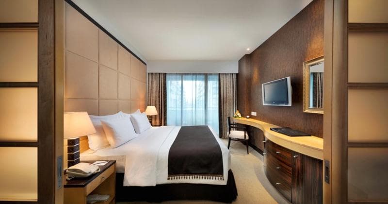 Savoy Suites Hotel Apartments 5