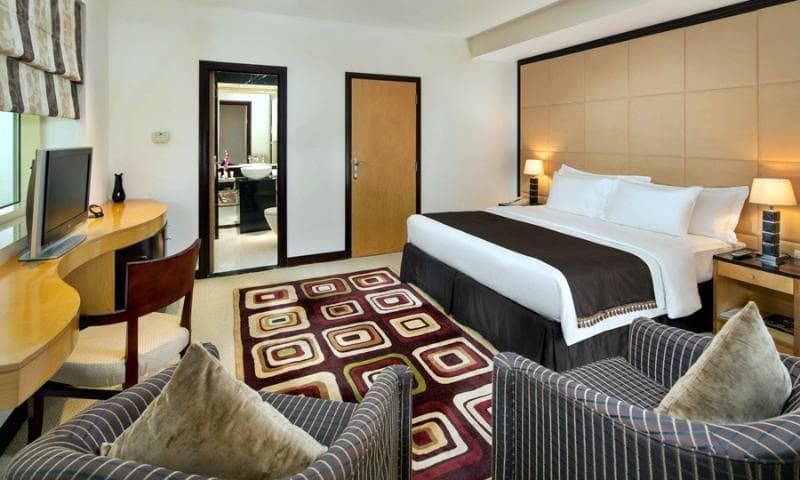 Savoy Suites Hotel Apartments 3