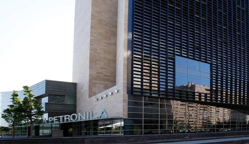 Reina Petronila 2