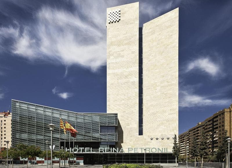 Reina Petronila 3