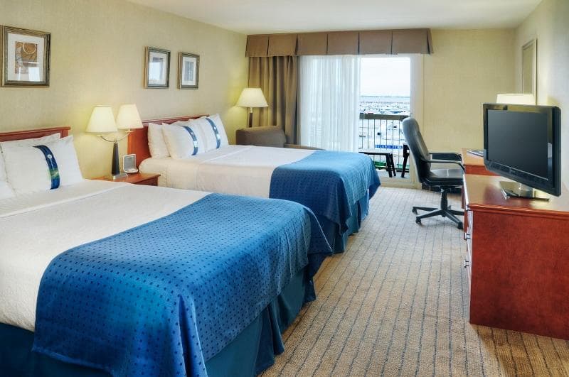 Holiday Inn Kingston-Waterfront 3