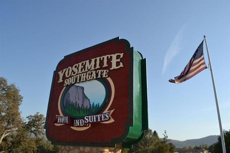 Yosemite Southgate Hotel and Suites 5