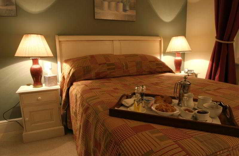 Hurtwood Inn photo 1