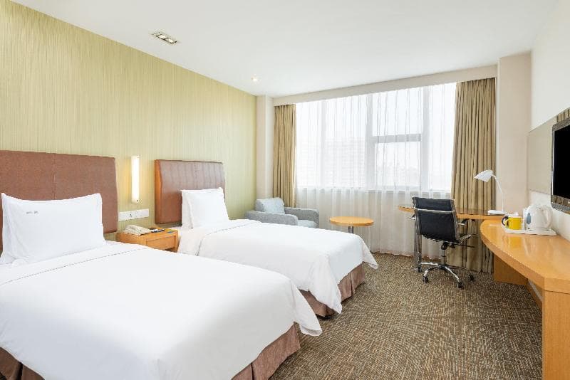 Holiday Inn Express Shanghai Jinqiao Central 5