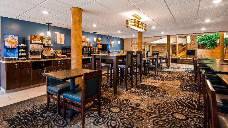 Best Western Plus Landmark Inn photo 1