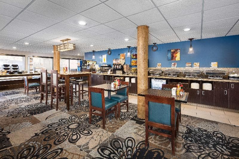 Best Western Plus Landmark Inn 5